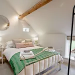 2 Bed In Skipton Oc-91296 Holiday home