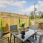 2 Bed In Skipton Oc-91296 Holiday home Leeds (West Yorkshire)